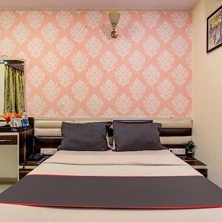 Collection O Golden Tulipz Boutique Hotel Mumbai Bagian luar foto