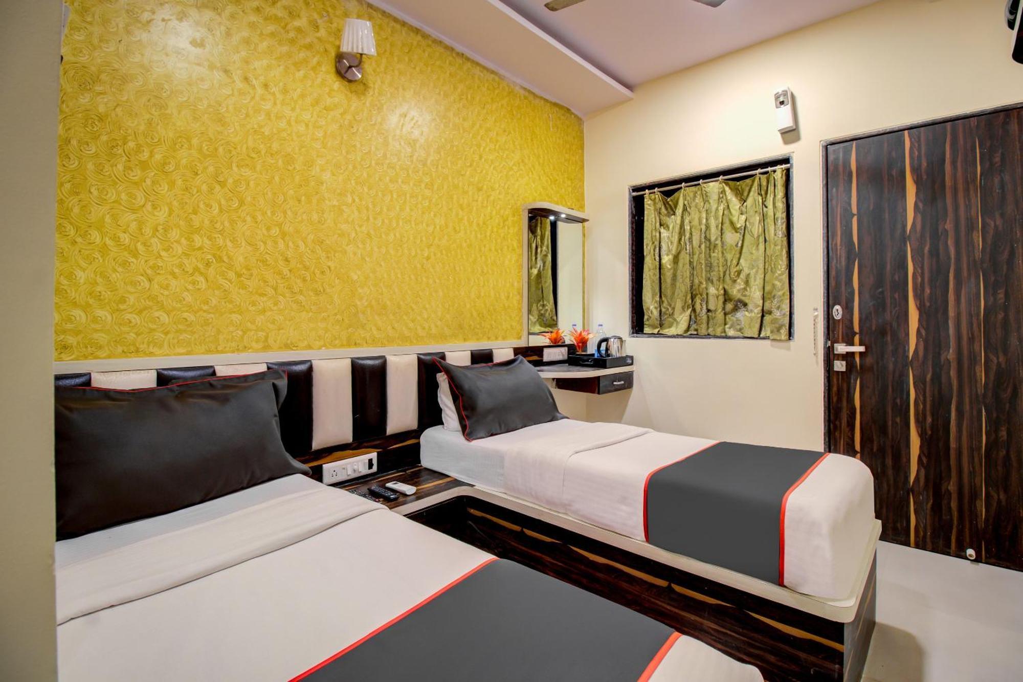 Collection O Golden Tulipz Boutique Hotel Mumbai Bagian luar foto